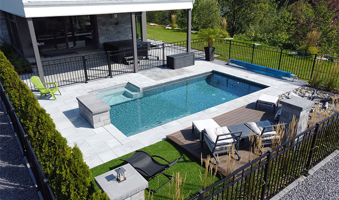 Services d'aménagement et entretien paysager à Québec. Réalisation de pavé uni, piscine creusée